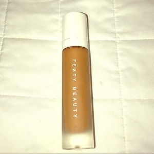 Fenty Beauty Makeup - Pro Filtr Soft Matte Longwear Foundation Fenty Beauty Makeup - Pro Filtr Soft Matte Longwear Foundation